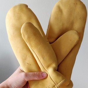 Vintage deerskin mittens // men's small // wm. med